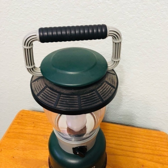 Coleman battery /electric lantern - Picture 4 of 5